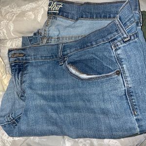 Old Navy Flirt Jeans Sz 18. Mid rise bootcut